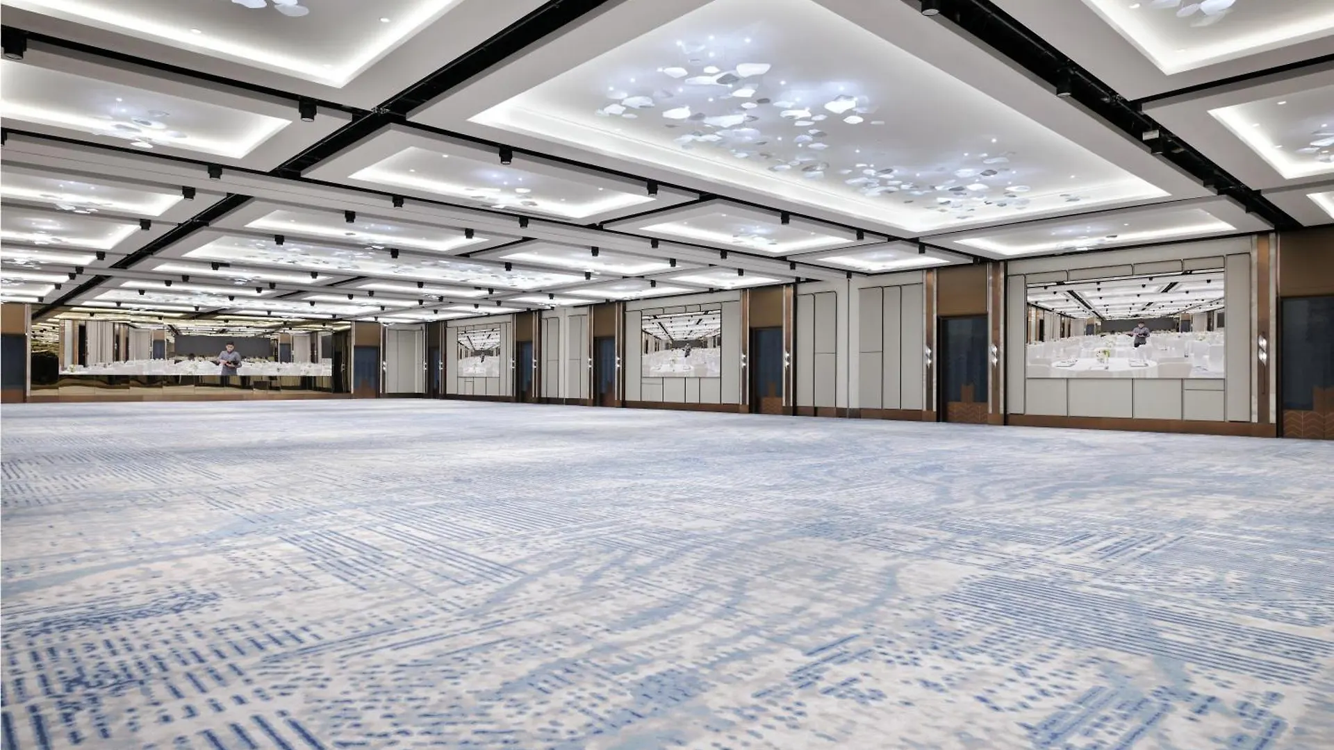 Crowne Plaza Dubai Festival City 5*,